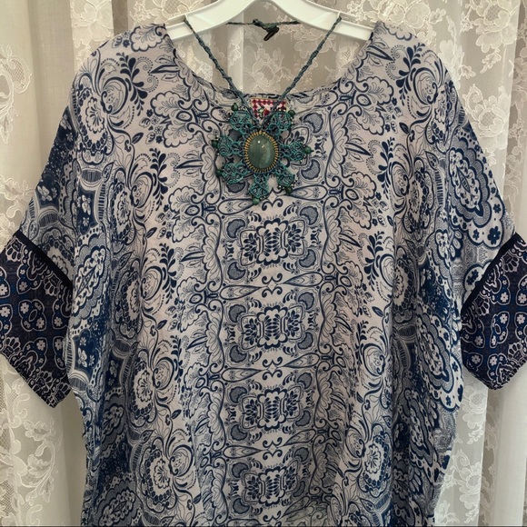 JOHNNY WAS * NWOT Blue/White Patterned Cupra Top - Picture 2 of 8